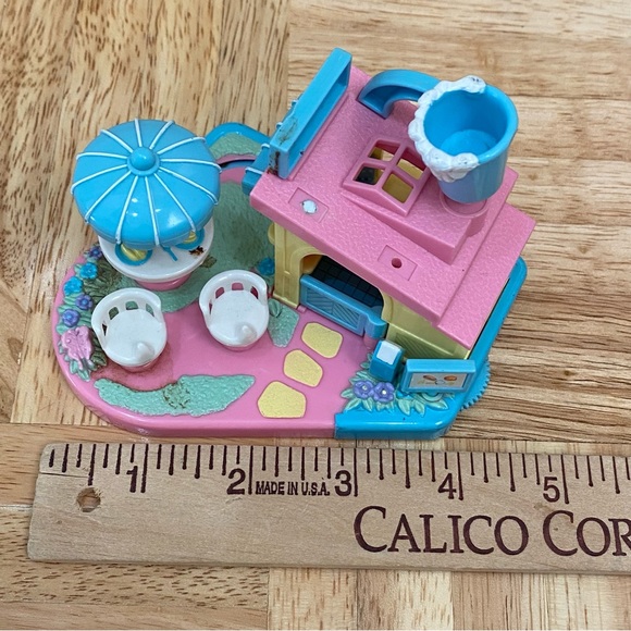 Lot (2) 1994 Polly Pocket Bluebird Toys Swindon Mimi’s Cafe Fast Food Drive Up - Picture 6 of 10